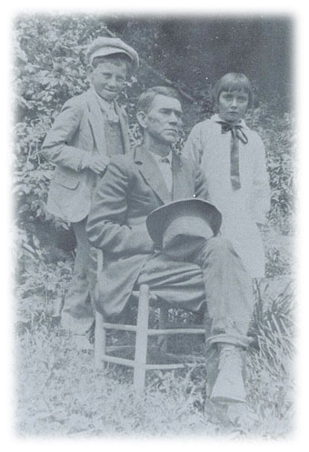 Great Grandpa with Bowman and Ruby Roach Lynch in Davis Chapel