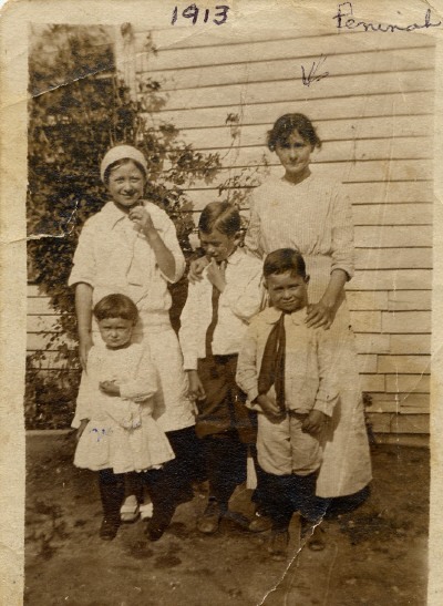 Wife and children of John William Seaton, Sr.