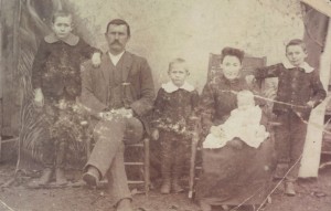 L-R: Obe, William Akin(Bill), Nesbie, Victoria holding one of the little girls that died, & Osby Kirk 
